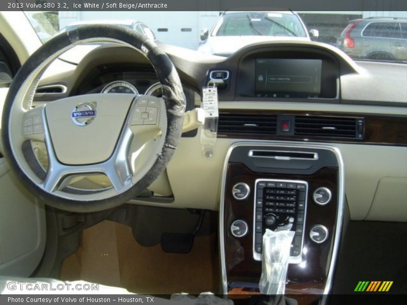 Ice White / Soft Beige/Anthracite 2013 Volvo S80 3.2
