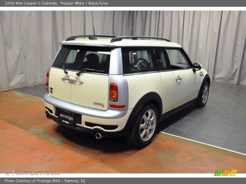 Pepper White / Black/Grey 2009 Mini Cooper S Clubman