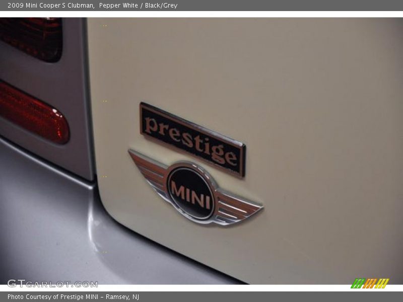 Pepper White / Black/Grey 2009 Mini Cooper S Clubman