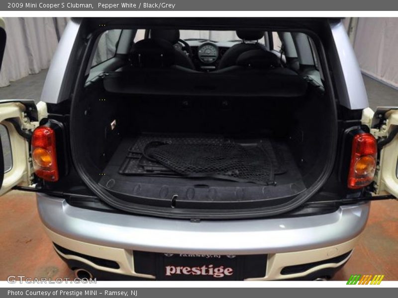 Pepper White / Black/Grey 2009 Mini Cooper S Clubman