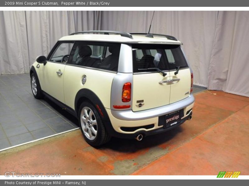 Pepper White / Black/Grey 2009 Mini Cooper S Clubman