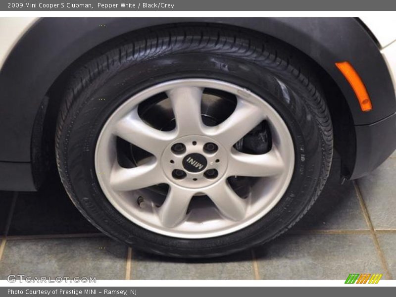 Pepper White / Black/Grey 2009 Mini Cooper S Clubman