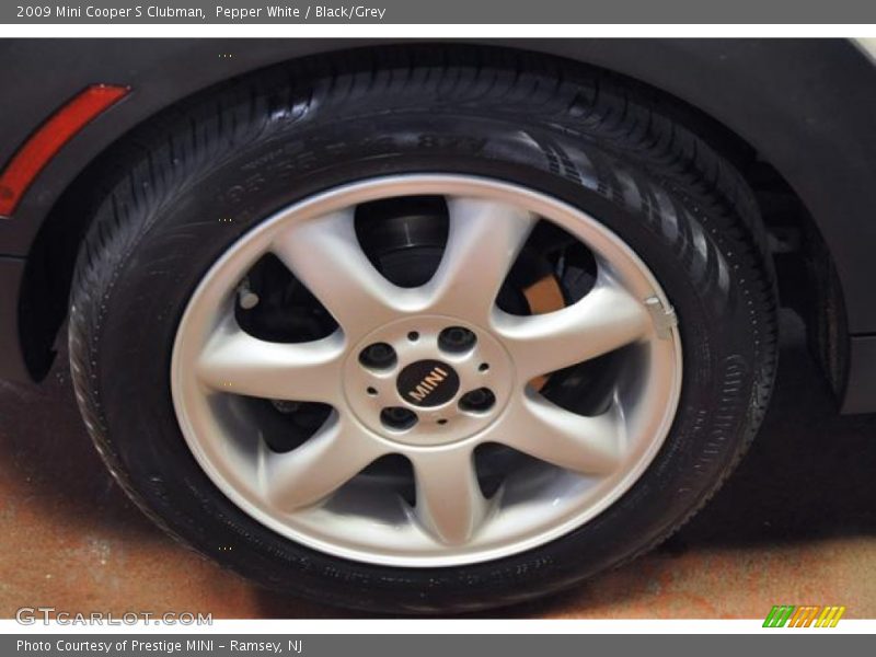 Pepper White / Black/Grey 2009 Mini Cooper S Clubman