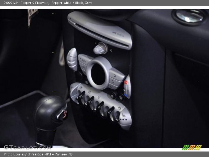 Pepper White / Black/Grey 2009 Mini Cooper S Clubman
