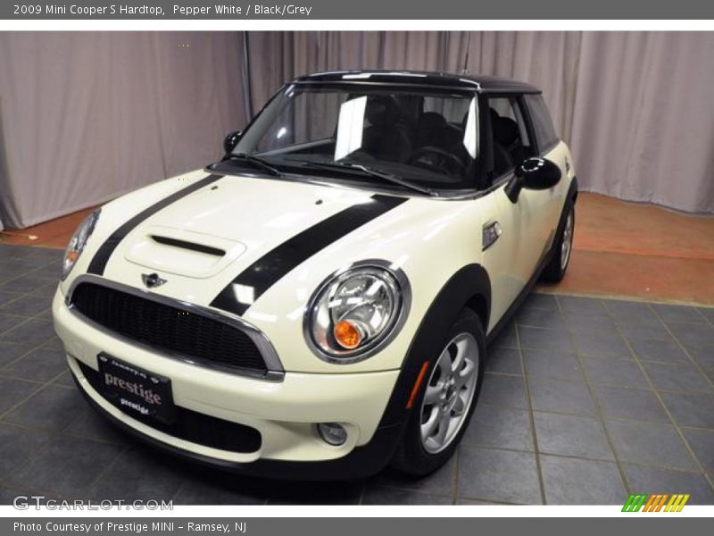 Pepper White / Black/Grey 2009 Mini Cooper S Hardtop