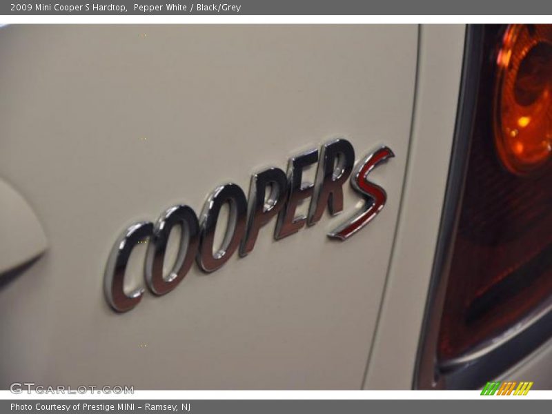 Pepper White / Black/Grey 2009 Mini Cooper S Hardtop