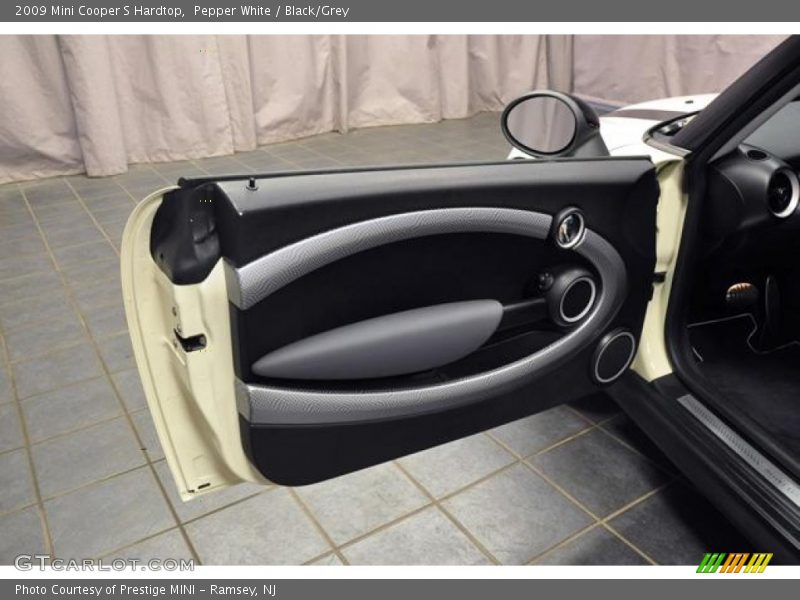Pepper White / Black/Grey 2009 Mini Cooper S Hardtop