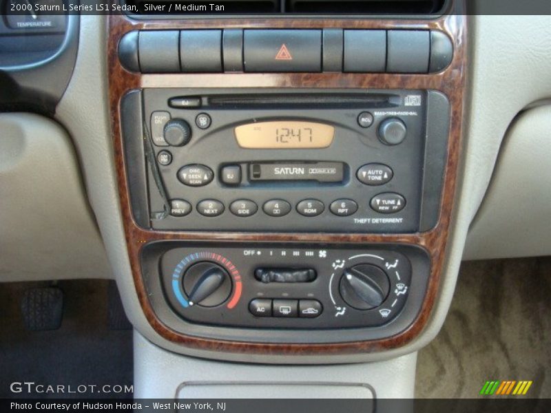 Silver / Medium Tan 2000 Saturn L Series LS1 Sedan