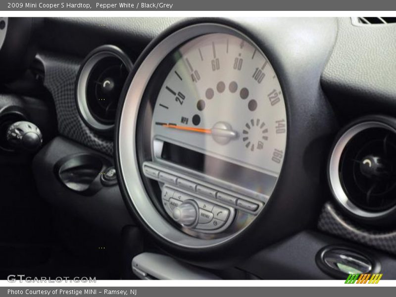 Pepper White / Black/Grey 2009 Mini Cooper S Hardtop