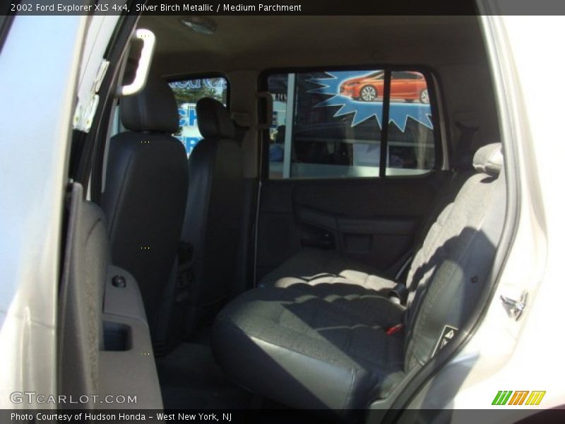 Silver Birch Metallic / Medium Parchment 2002 Ford Explorer XLS 4x4