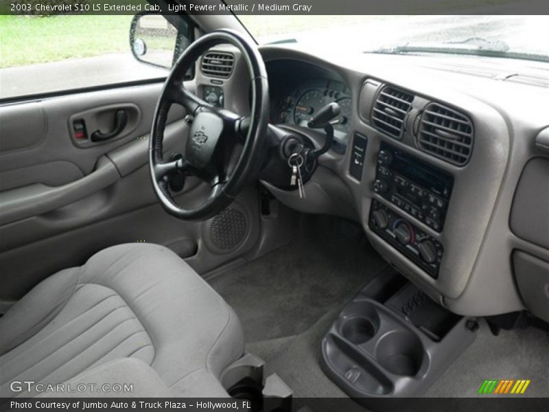 Light Pewter Metallic / Medium Gray 2003 Chevrolet S10 LS Extended Cab