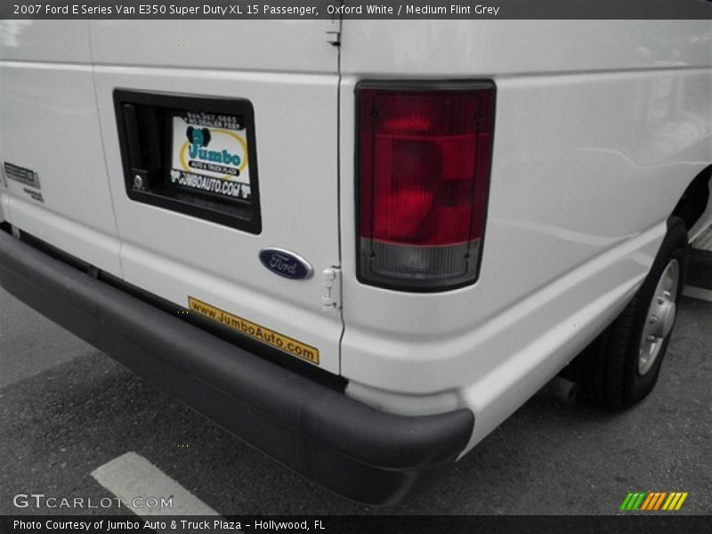 Oxford White / Medium Flint Grey 2007 Ford E Series Van E350 Super Duty XL 15 Passenger