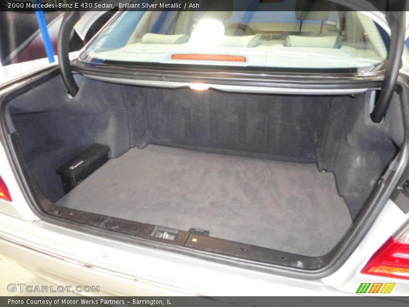  2000 E 430 Sedan Trunk