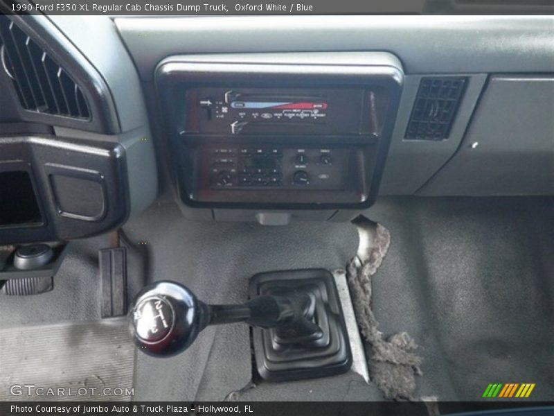 Oxford White / Blue 1990 Ford F350 XL Regular Cab Chassis Dump Truck