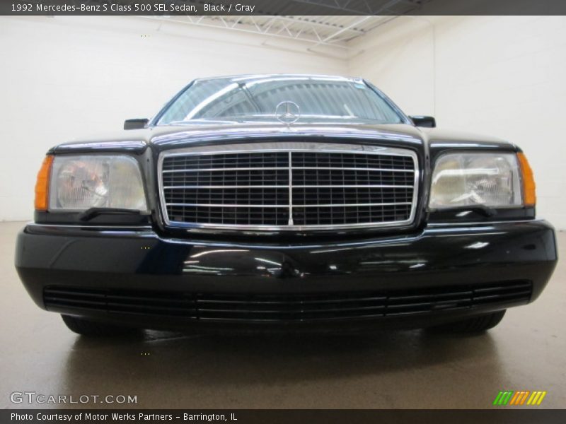 Black / Gray 1992 Mercedes-Benz S Class 500 SEL Sedan