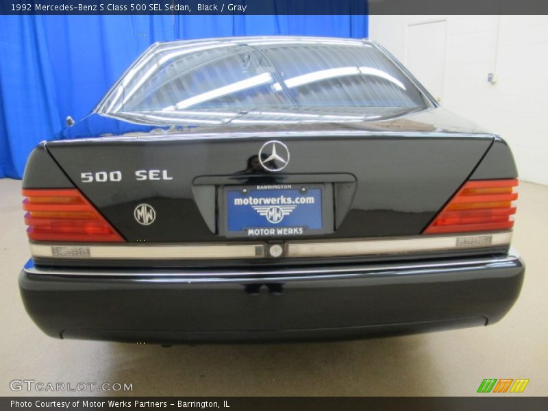 Black / Gray 1992 Mercedes-Benz S Class 500 SEL Sedan