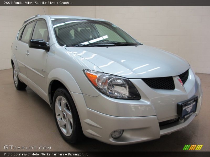 Satellite Silver / Graphite 2004 Pontiac Vibe