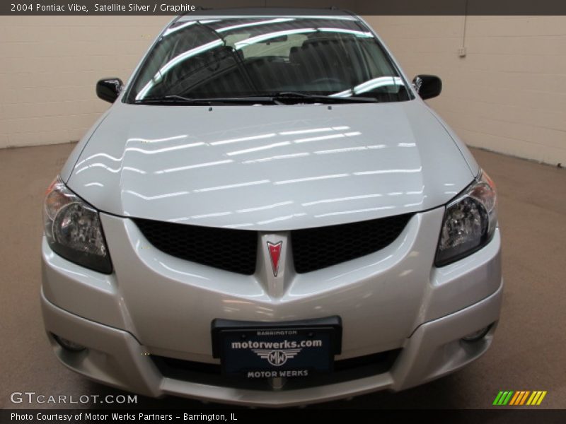 Satellite Silver / Graphite 2004 Pontiac Vibe