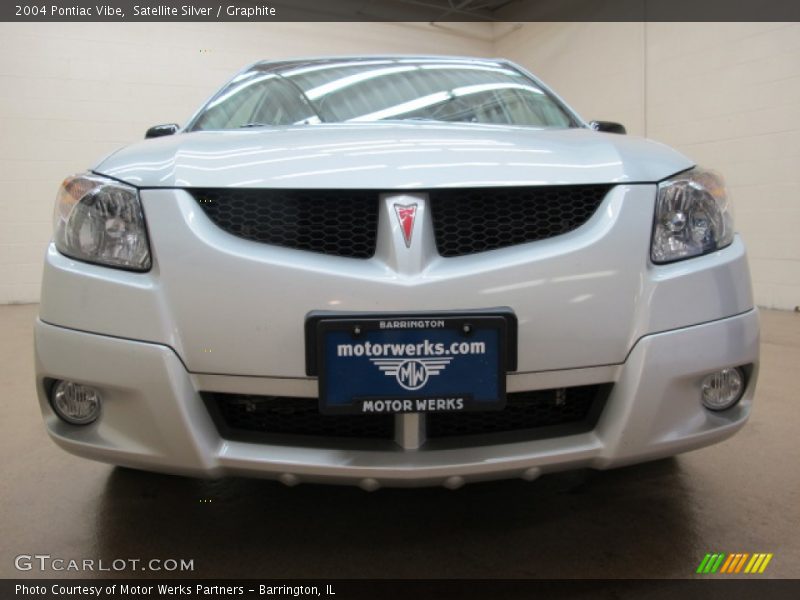 Satellite Silver / Graphite 2004 Pontiac Vibe