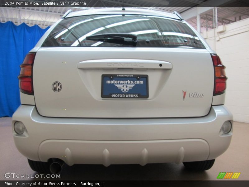 Satellite Silver / Graphite 2004 Pontiac Vibe