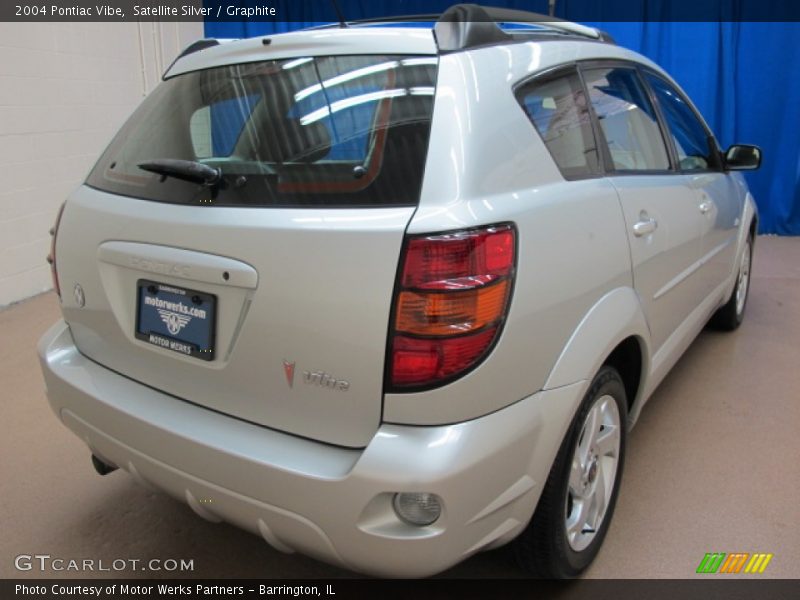Satellite Silver / Graphite 2004 Pontiac Vibe