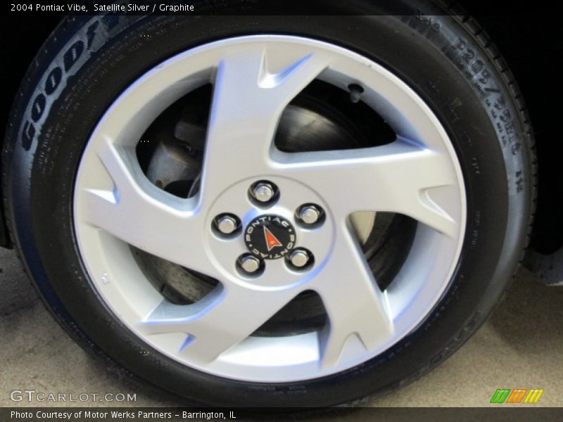 Satellite Silver / Graphite 2004 Pontiac Vibe