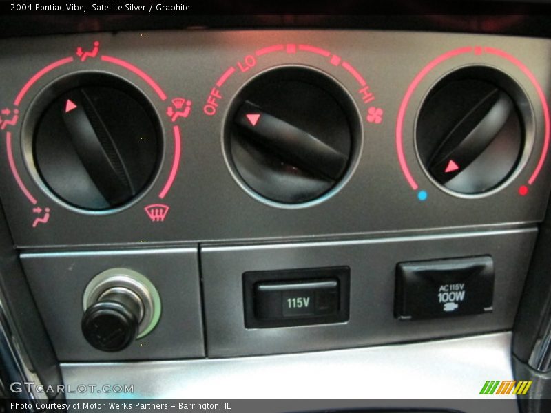 Satellite Silver / Graphite 2004 Pontiac Vibe