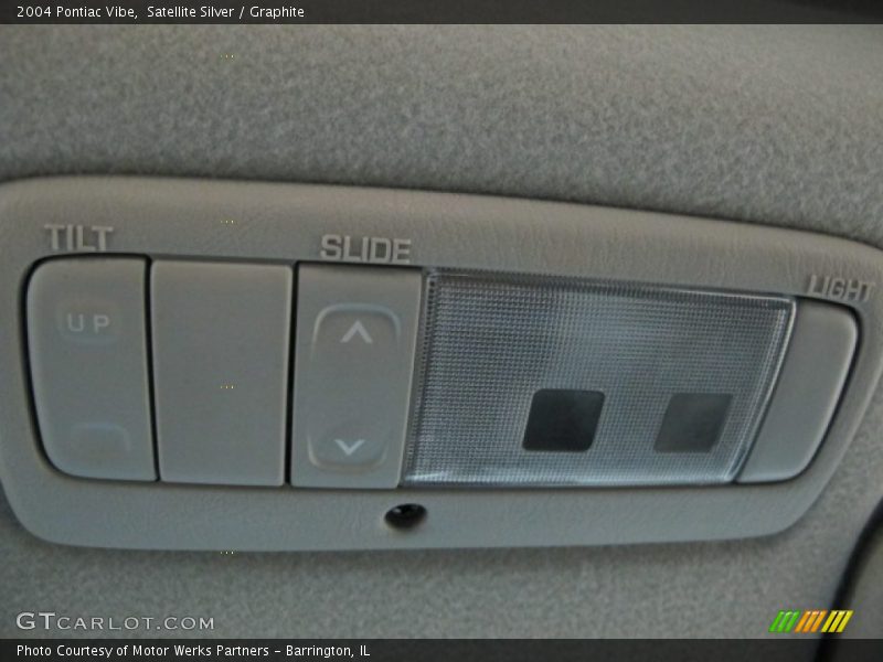 Satellite Silver / Graphite 2004 Pontiac Vibe