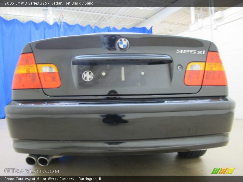 Jet Black / Sand 2005 BMW 3 Series 325xi Sedan