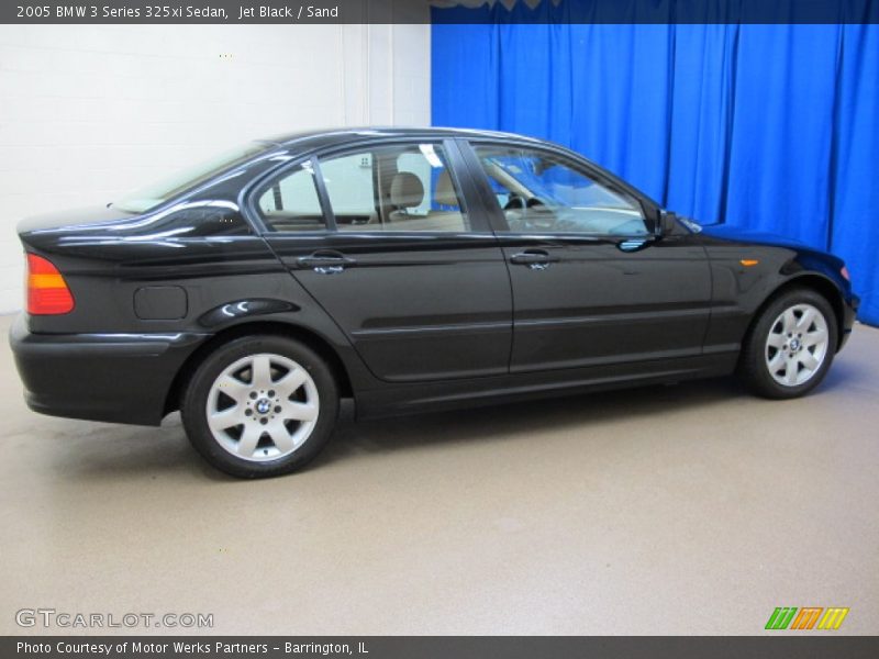 Jet Black / Sand 2005 BMW 3 Series 325xi Sedan
