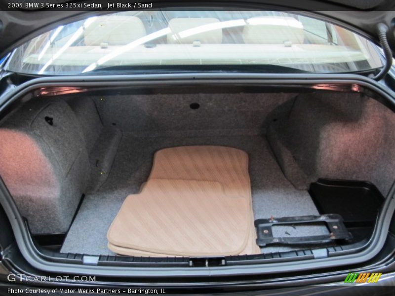 Jet Black / Sand 2005 BMW 3 Series 325xi Sedan