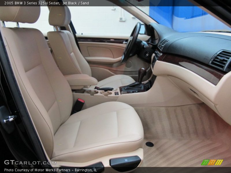 Jet Black / Sand 2005 BMW 3 Series 325xi Sedan