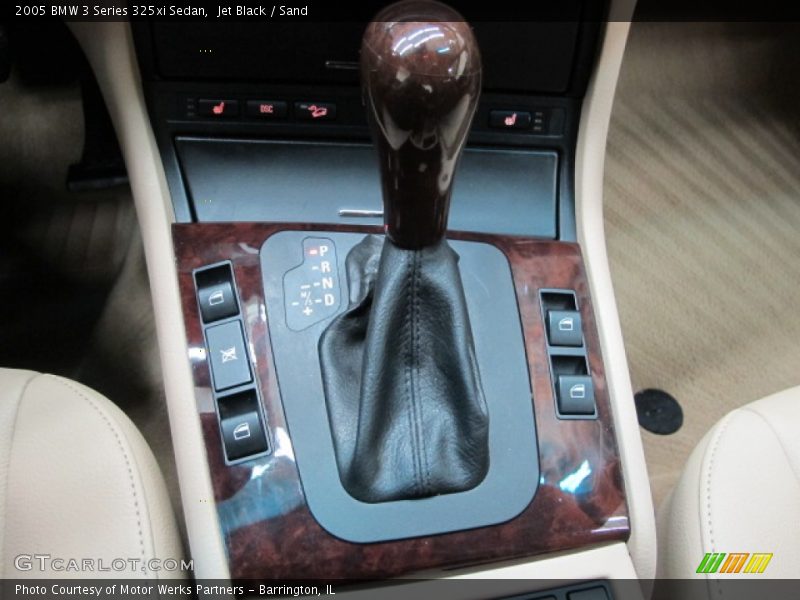 Jet Black / Sand 2005 BMW 3 Series 325xi Sedan