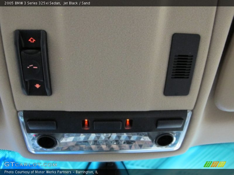 Jet Black / Sand 2005 BMW 3 Series 325xi Sedan