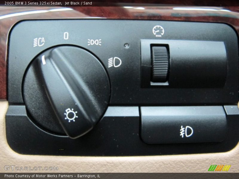 Jet Black / Sand 2005 BMW 3 Series 325xi Sedan