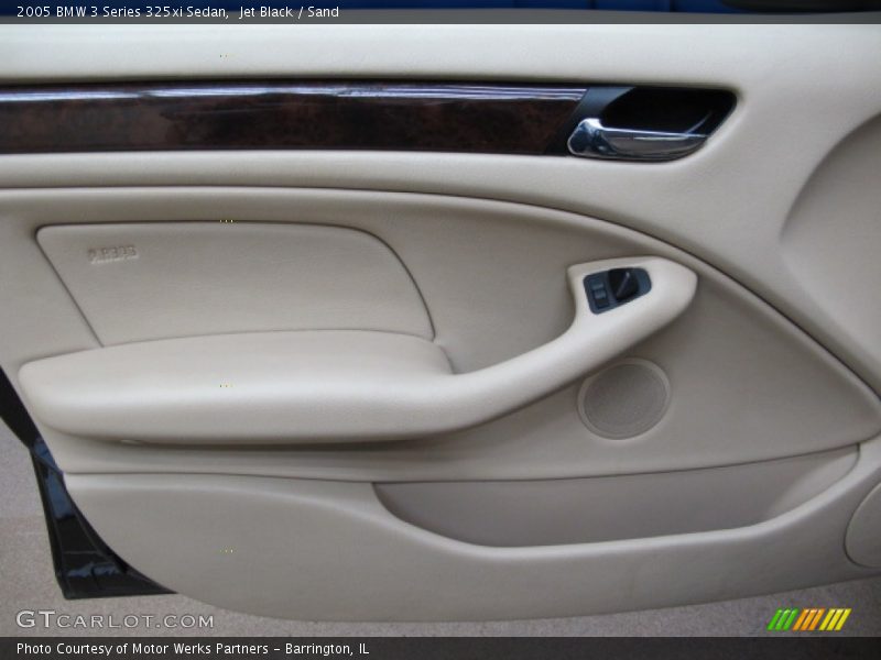 Jet Black / Sand 2005 BMW 3 Series 325xi Sedan