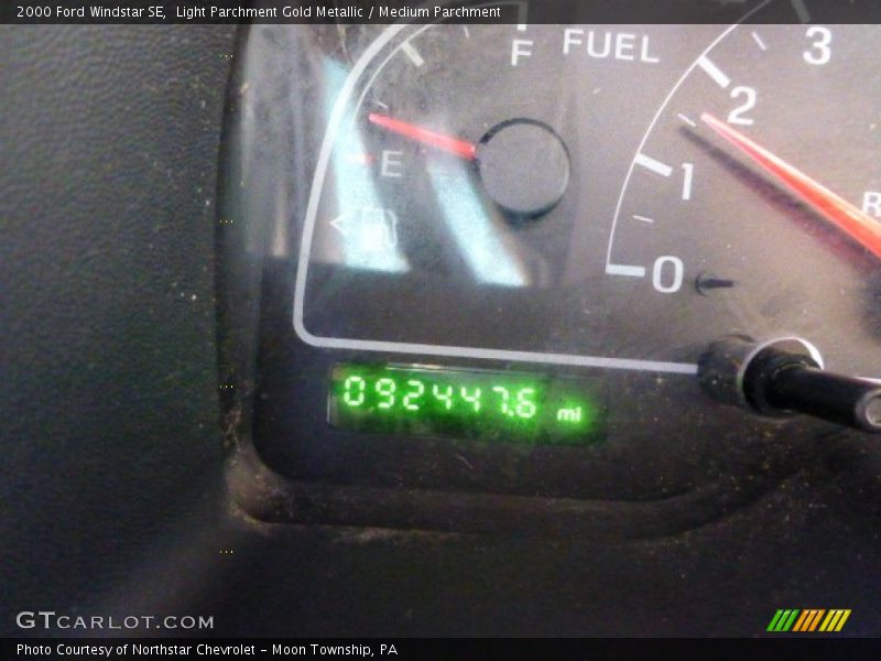 Light Parchment Gold Metallic / Medium Parchment 2000 Ford Windstar SE