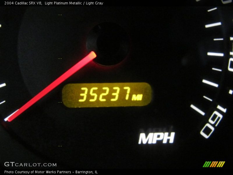 Light Platinum Metallic / Light Gray 2004 Cadillac SRX V8