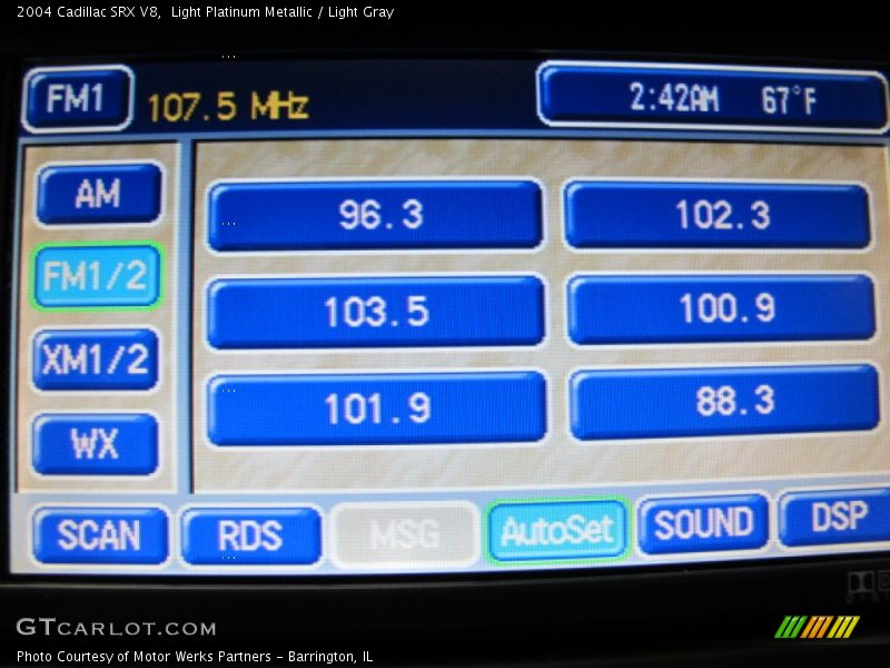 Light Platinum Metallic / Light Gray 2004 Cadillac SRX V8