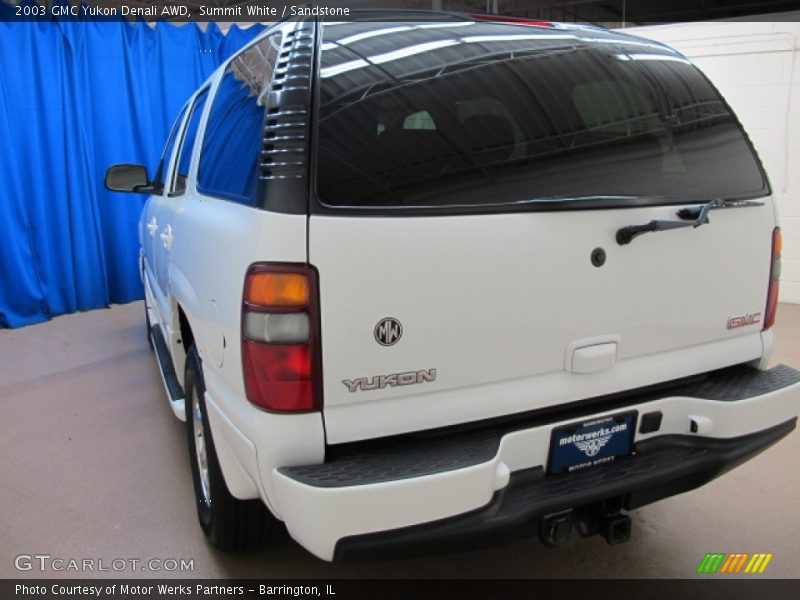 Summit White / Sandstone 2003 GMC Yukon Denali AWD