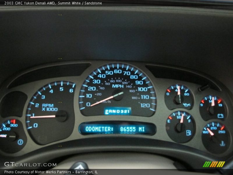 Summit White / Sandstone 2003 GMC Yukon Denali AWD