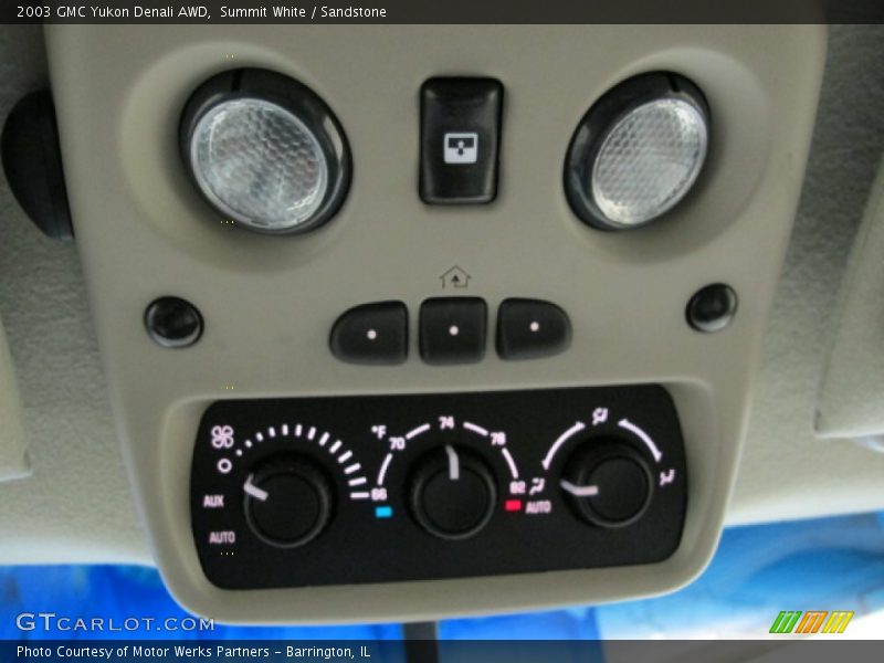 Summit White / Sandstone 2003 GMC Yukon Denali AWD