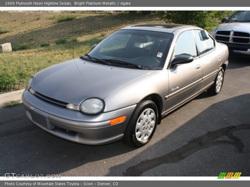 Front 3/4 View of 1999 Neon Highline Sedan