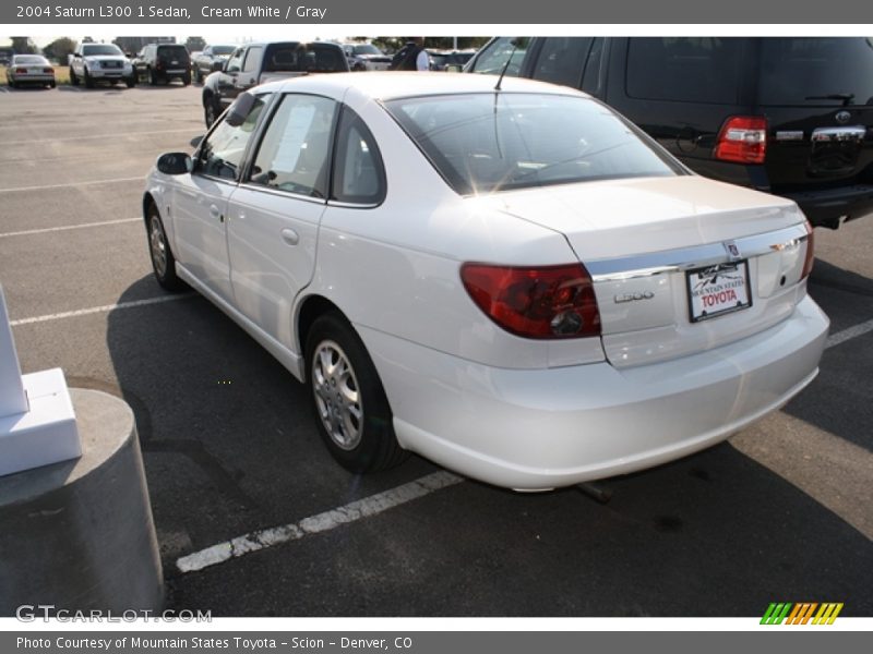 Cream White / Gray 2004 Saturn L300 1 Sedan