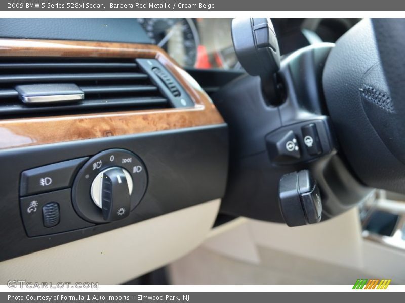 Barbera Red Metallic / Cream Beige 2009 BMW 5 Series 528xi Sedan