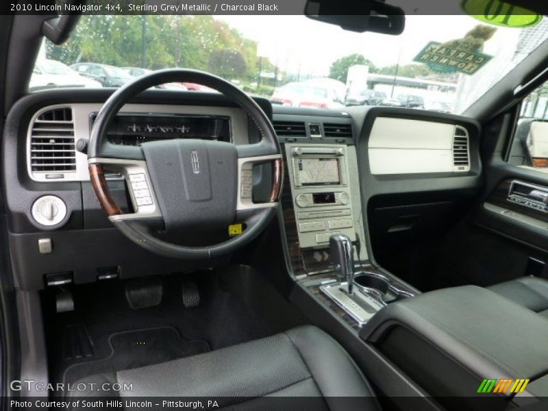 Sterling Grey Metallic / Charcoal Black 2010 Lincoln Navigator 4x4