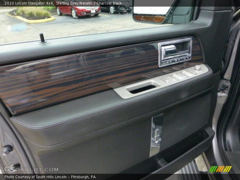 Sterling Grey Metallic / Charcoal Black 2010 Lincoln Navigator 4x4