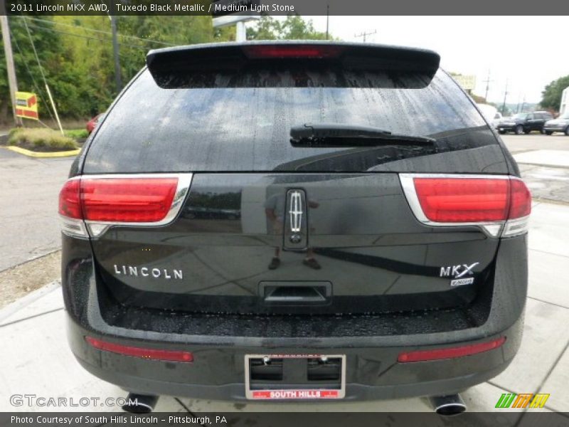 Tuxedo Black Metallic / Medium Light Stone 2011 Lincoln MKX AWD