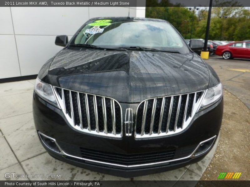 Tuxedo Black Metallic / Medium Light Stone 2011 Lincoln MKX AWD