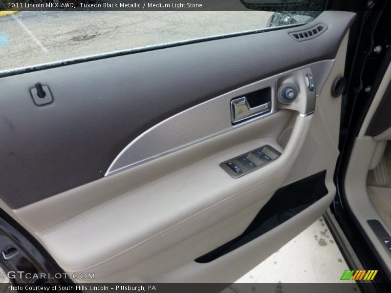Tuxedo Black Metallic / Medium Light Stone 2011 Lincoln MKX AWD